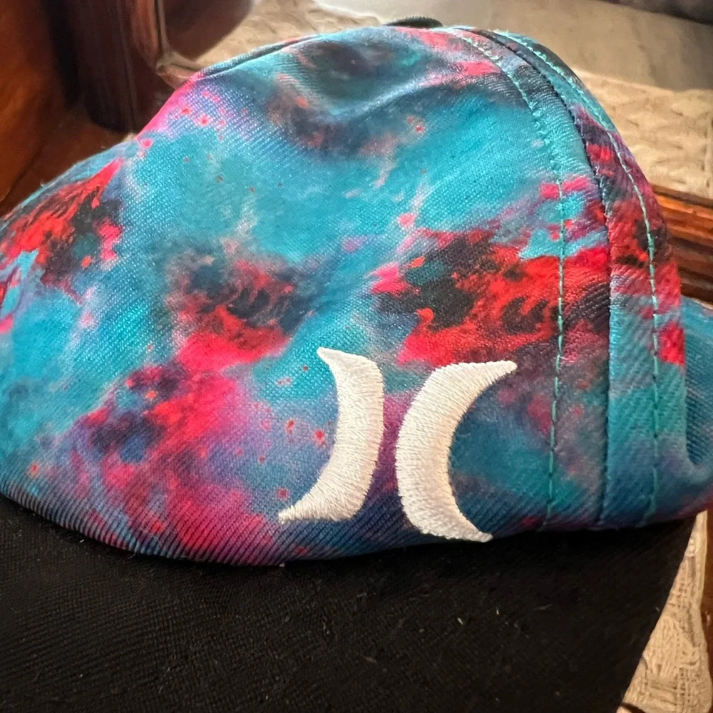 HURLEY Classic Adjustable Streetwear Hat Flat Brim Blue Pink Galaxy Print‎ Youth